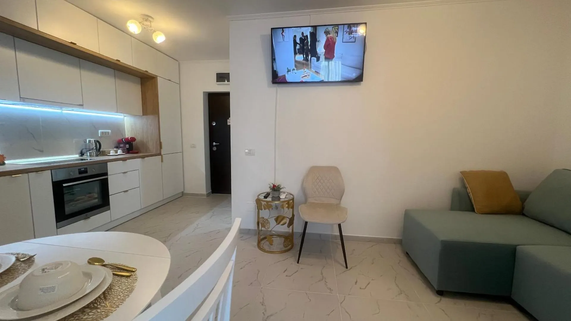 Central One Luxe - Bukarest Apartment